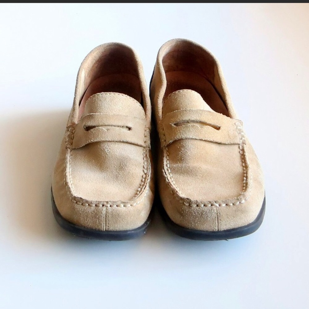 Aerosol suede leather comfort driving loafers. 😍Sz 8.5 city loafer